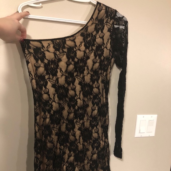Lace Black One-Sleeve Dress - Picture 3 of 7